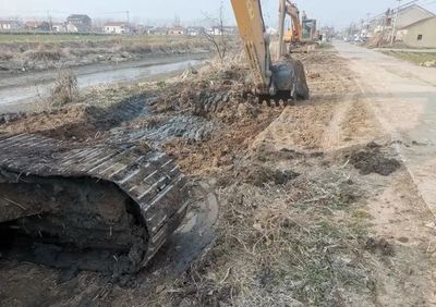 河道疏浚工程淤泥掩埋河坡，是否违规？盐城案例引发思考